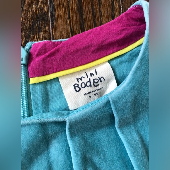 Mini Boden Girls 4-5Y Turquoise Blue Pinafore Bird/Deer Applique Velvet Jumper - Picture 4 of 10